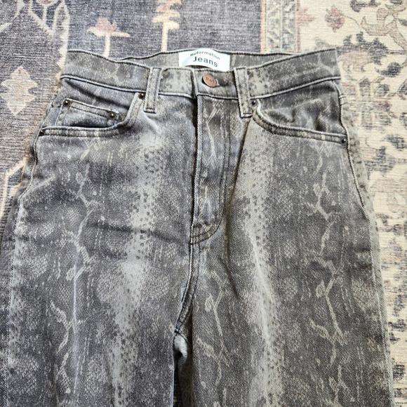 Reformation Cindy Bootleg Jean in Python Wash 25 - Picture 7 of 12